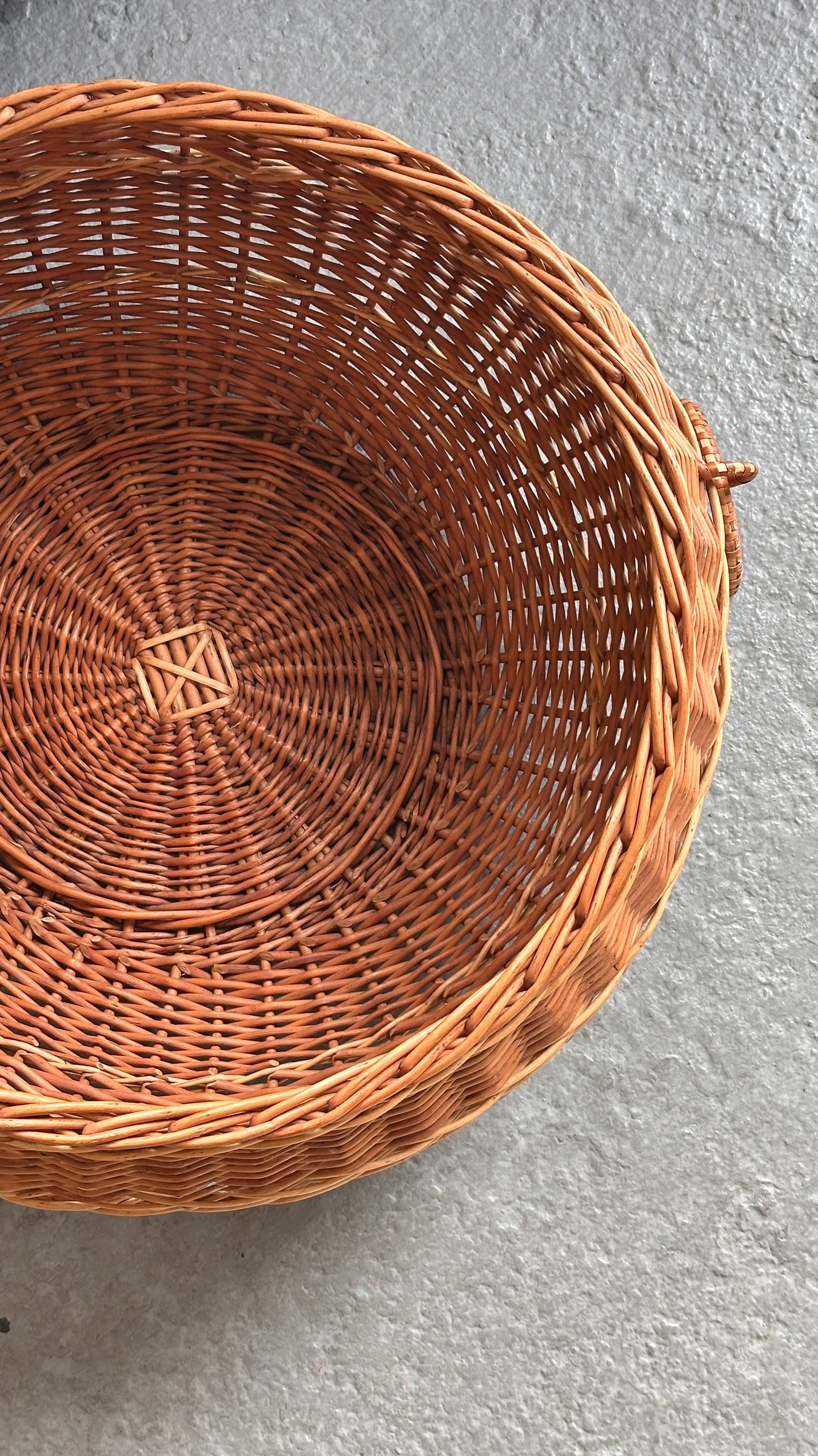 Large Round Woven Blanket Basket
