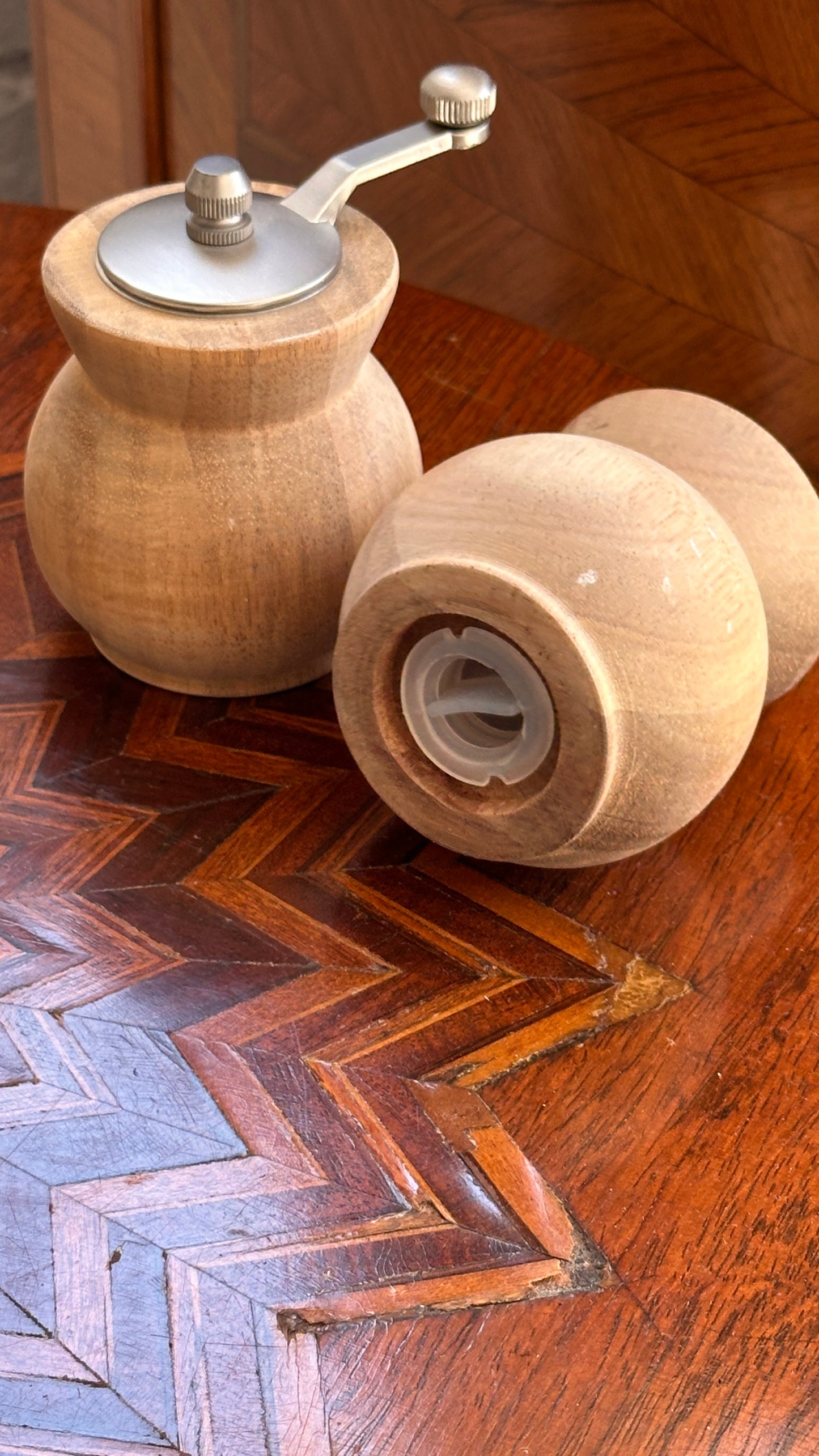 Wooden Salt and Pepper Grinder