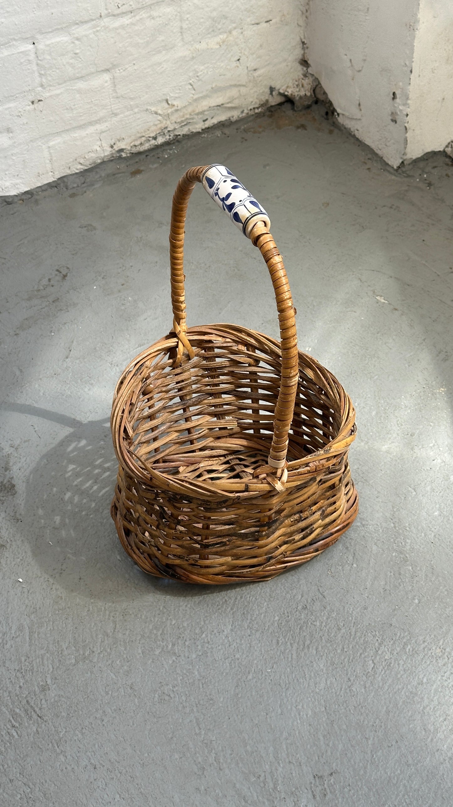 Wicker Basket with Ceramic Handle