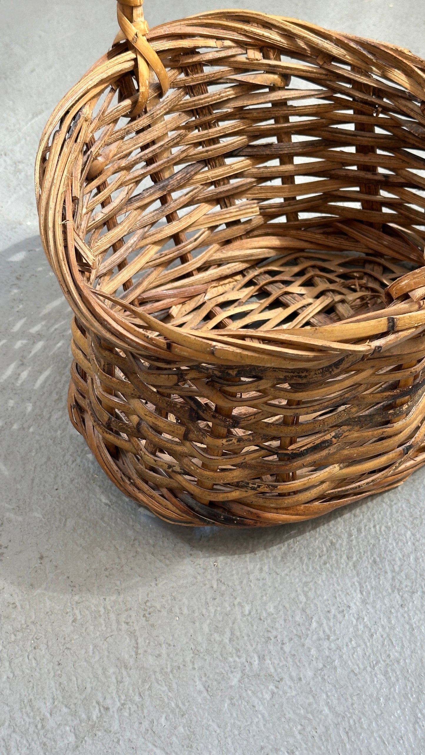 Wicker Basket with Ceramic Handle