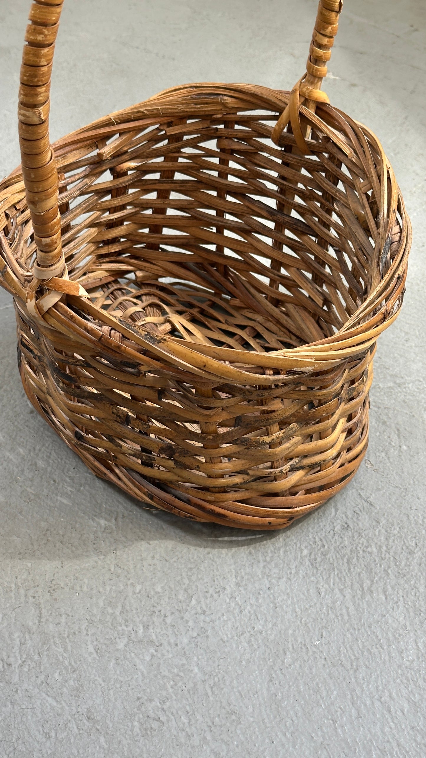 Wicker Basket with Ceramic Handle