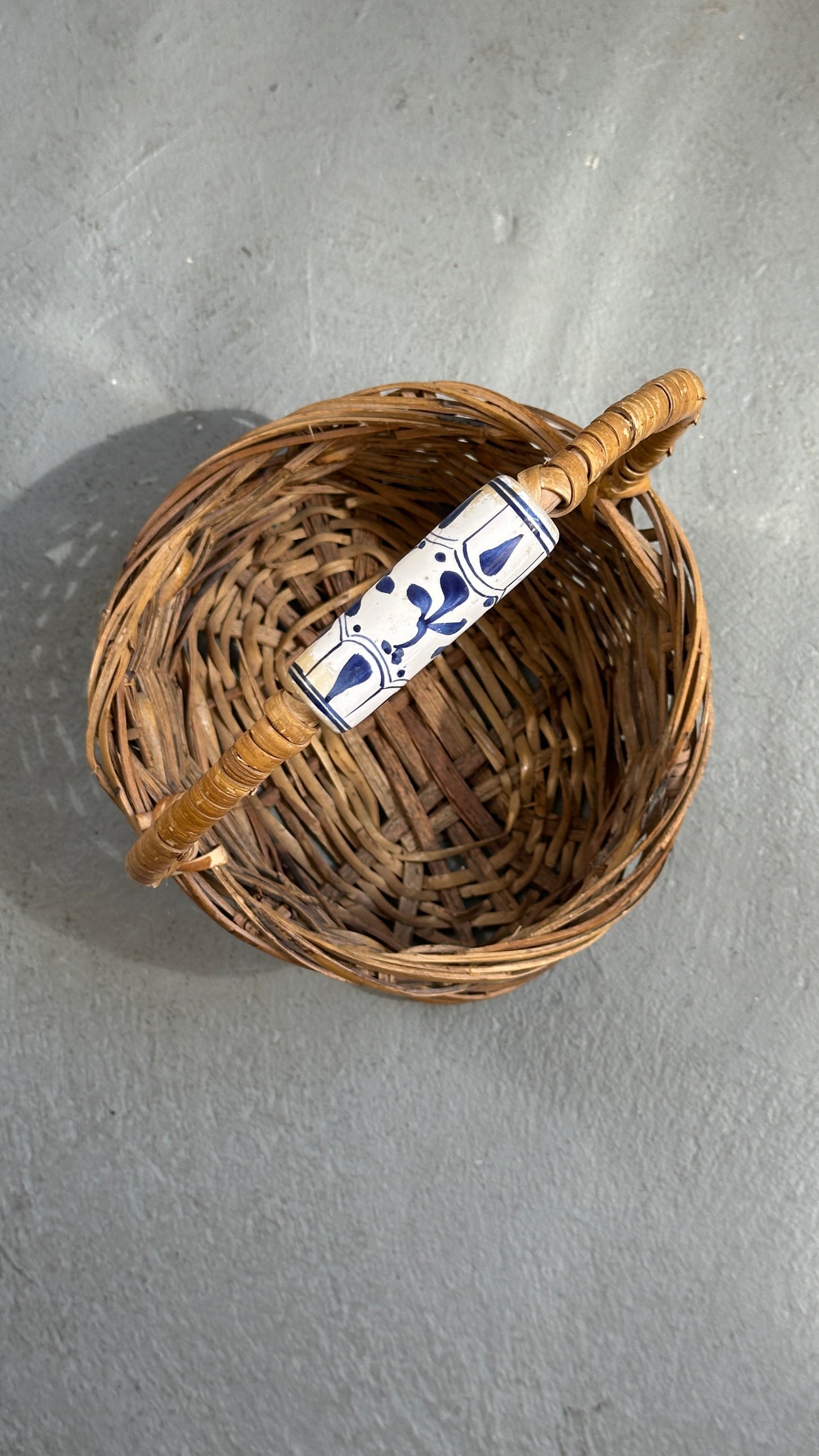 Wicker Basket with Ceramic Handle