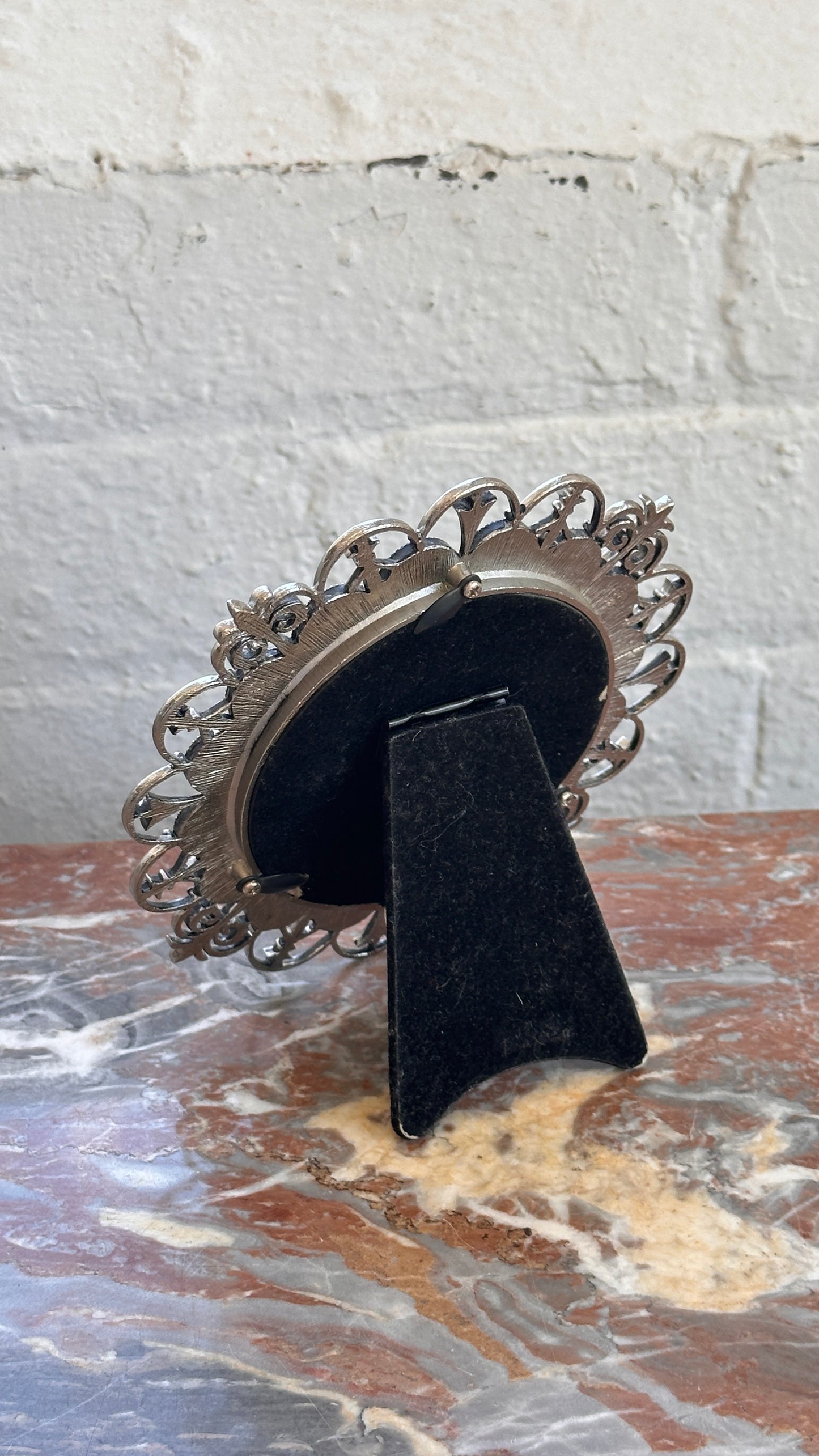 Ornate Round Picture Frame