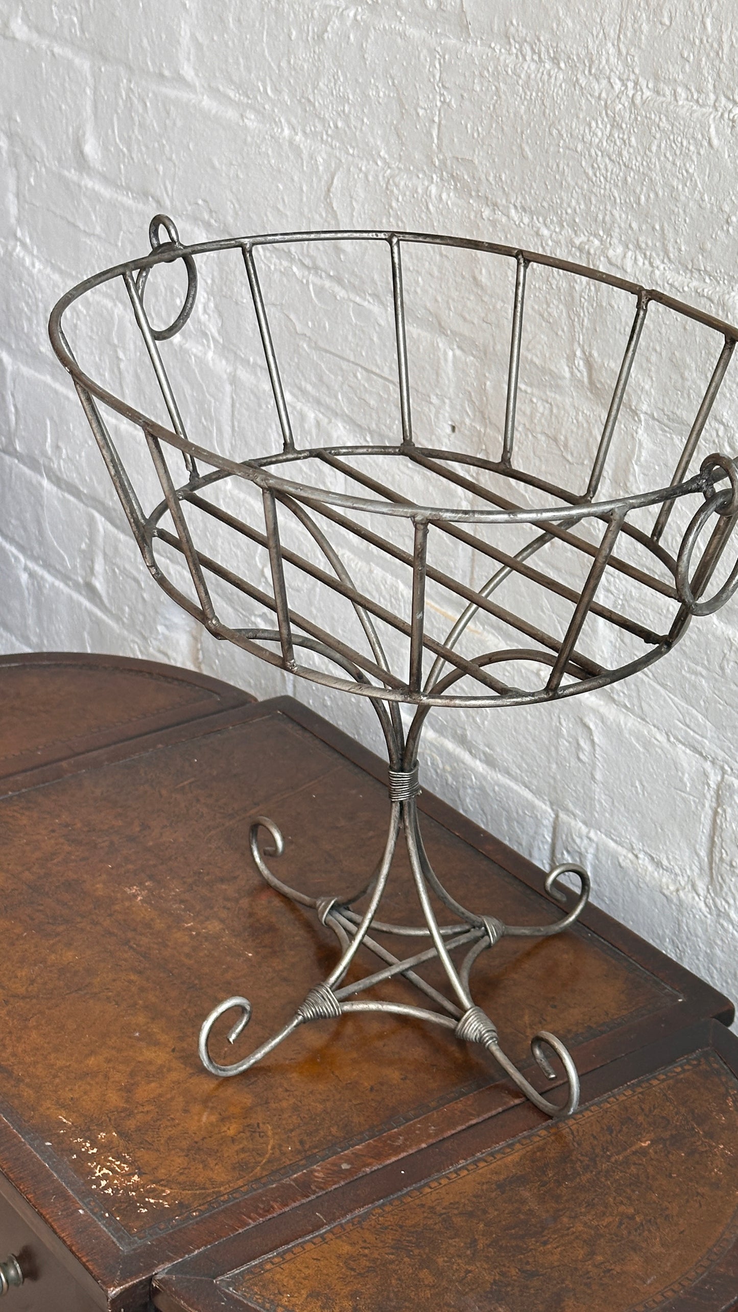 Curled Wire Plant Stand
