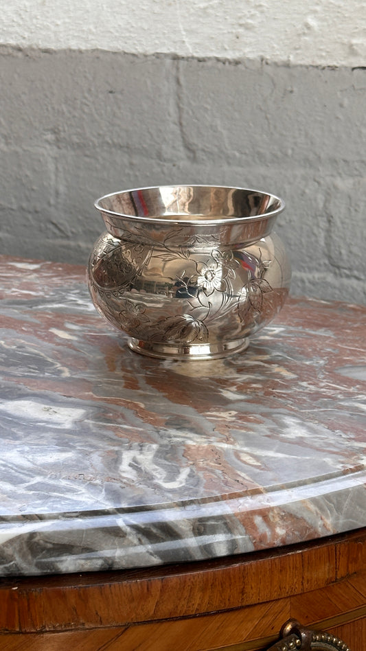 Meriden Silver Plate Co. Engraved Vessel