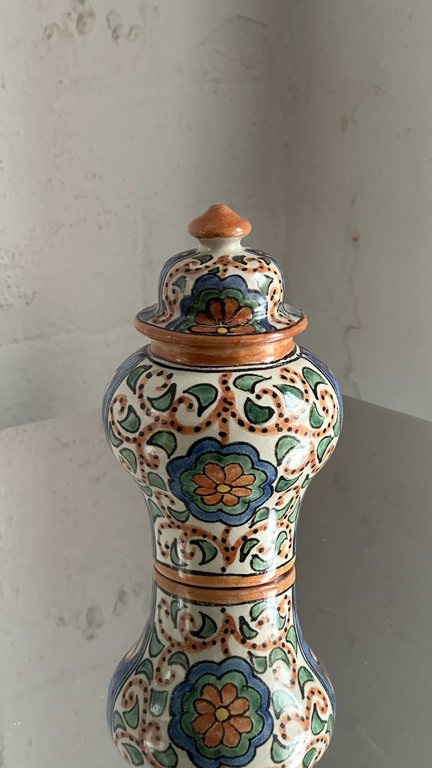 Vintage Hand Painted Mexican Talavera Ginger Jar / Urn