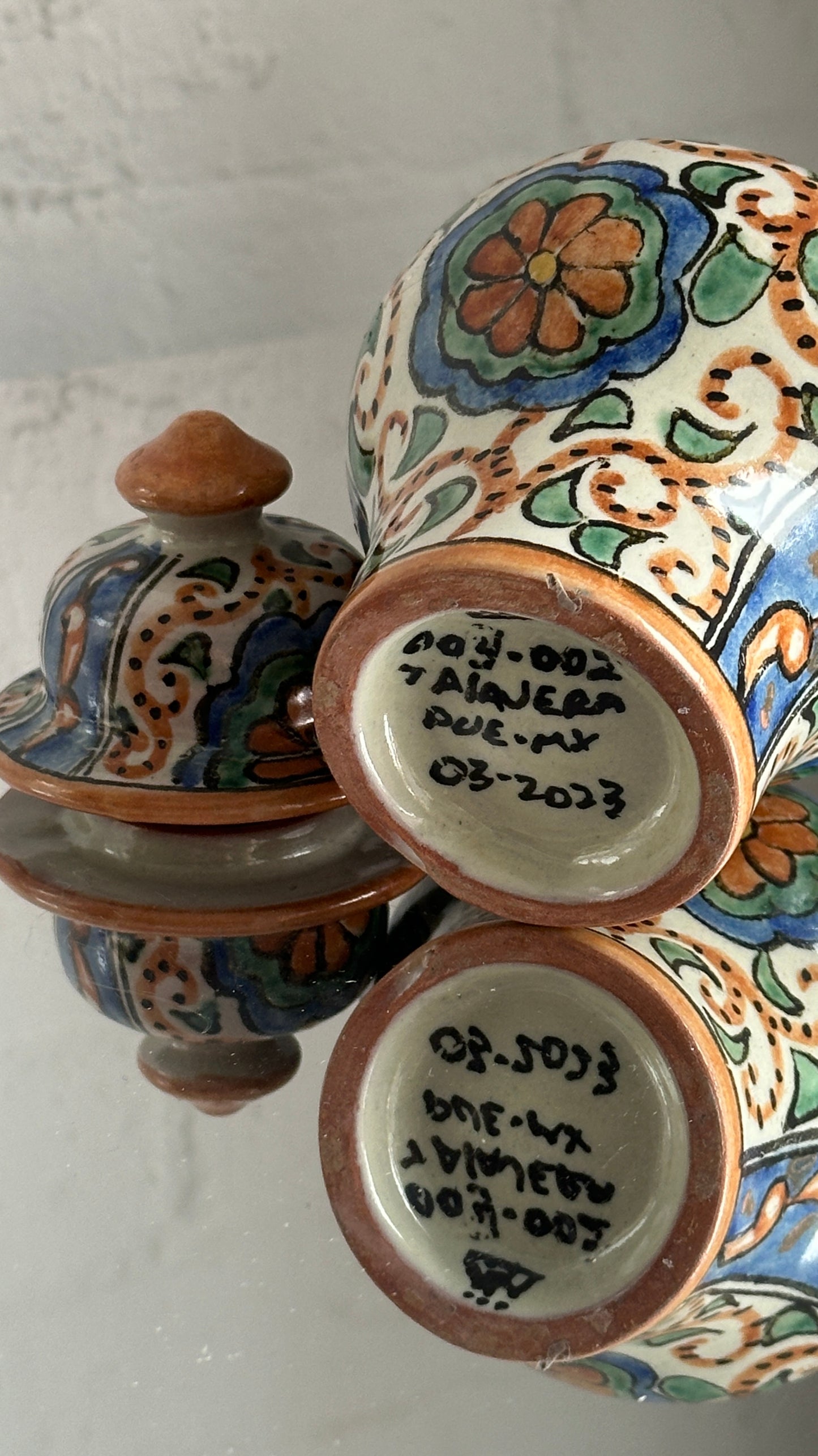 Vintage Hand Painted Mexican Talavera Ginger Jar / Urn