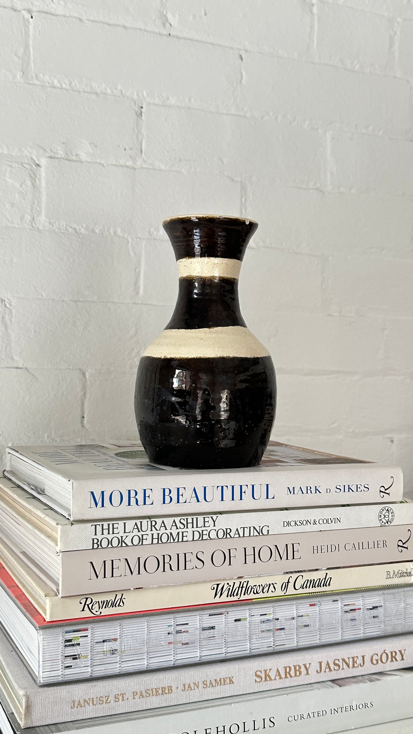 1976 Ceramic Mono Tone Vase