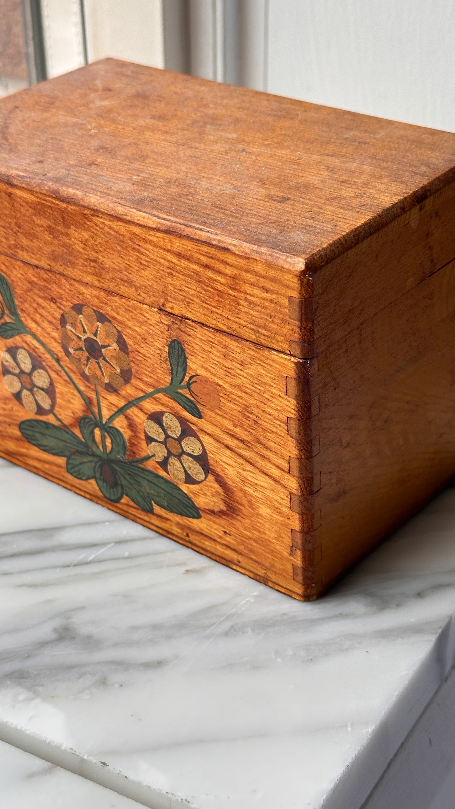 Vintage Finger Joint Wooden Recipe Box with Painted Floral Decal