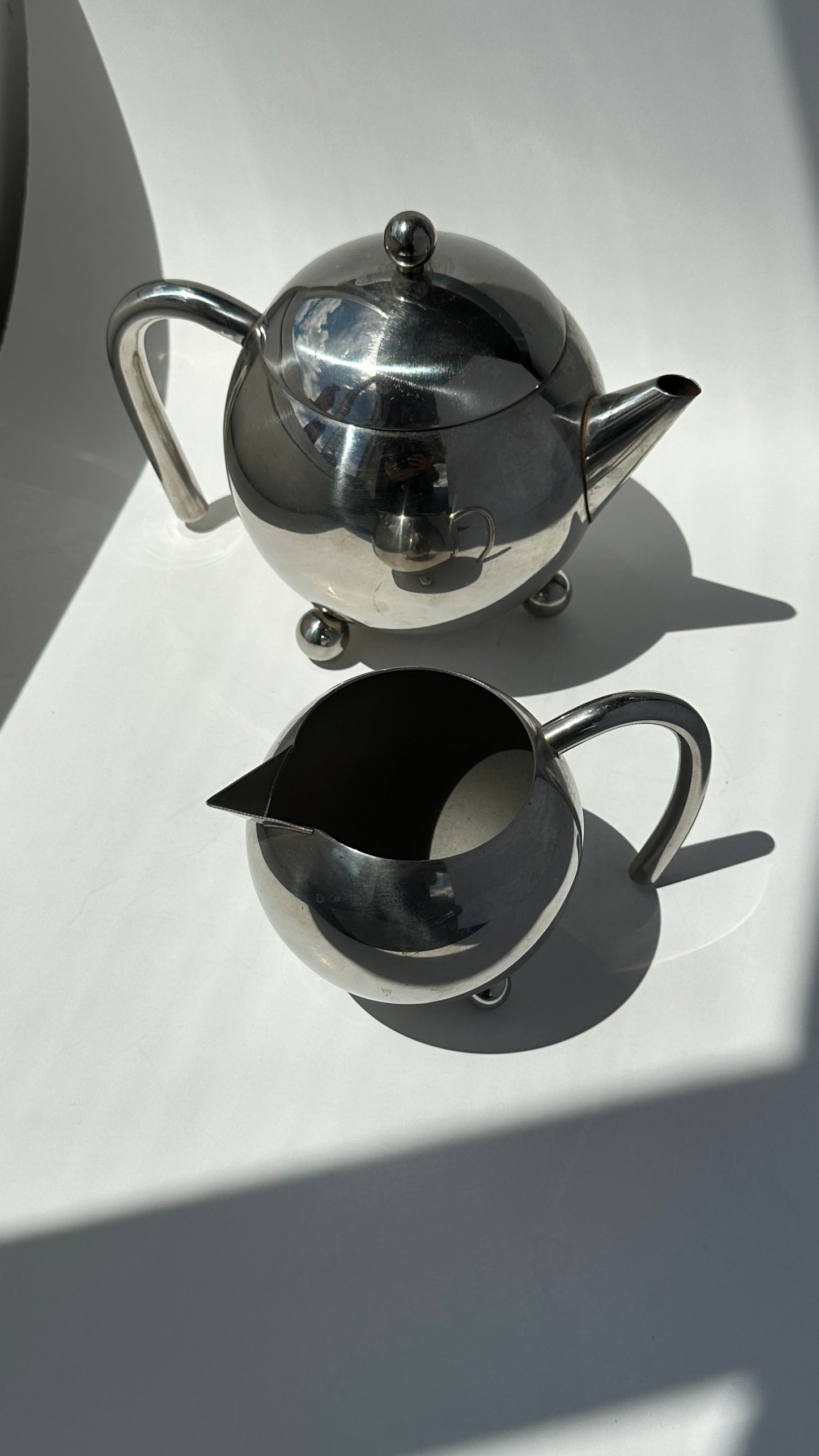 Mid Century Teapot and Creamer Set