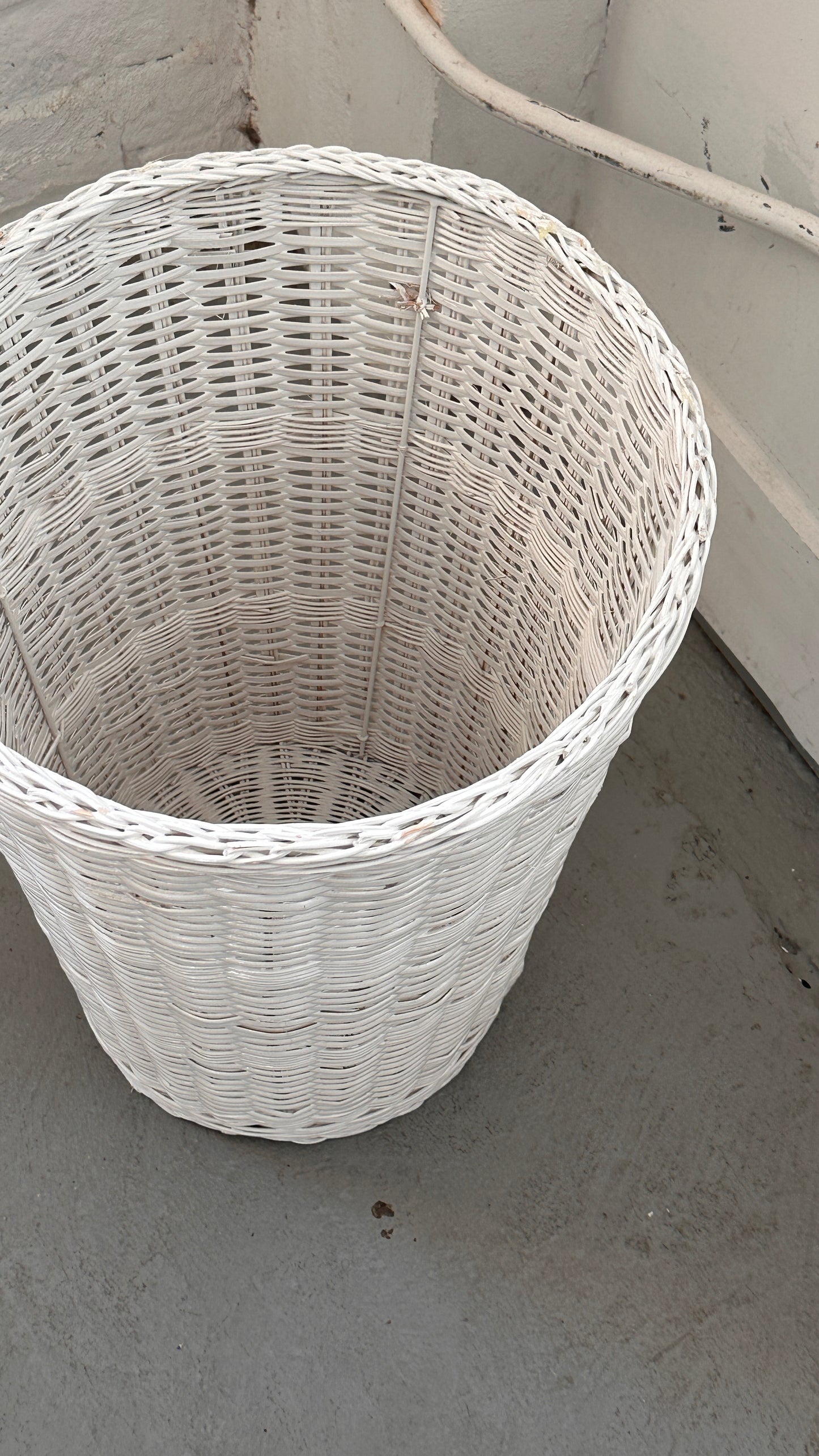 White Wicker Hamper / Side Table