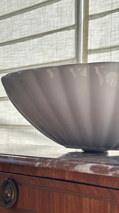 Shell Shaped Wall Mount Sink
