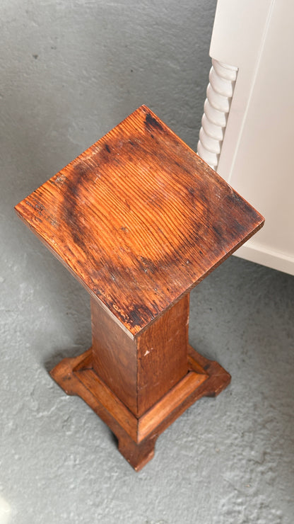 Arts & Crafts Mission Oak Pedestal / Plant Stand