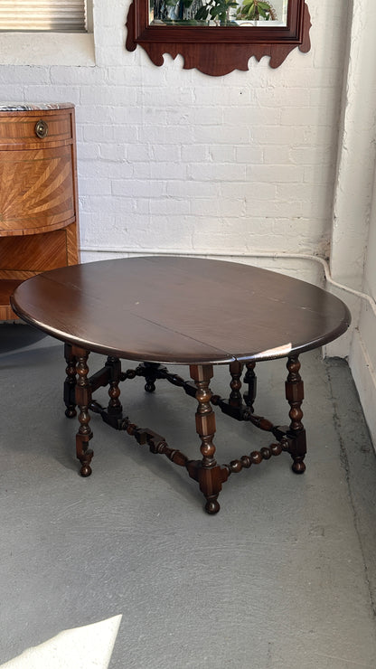 Oval Gate Leg Coffee Table